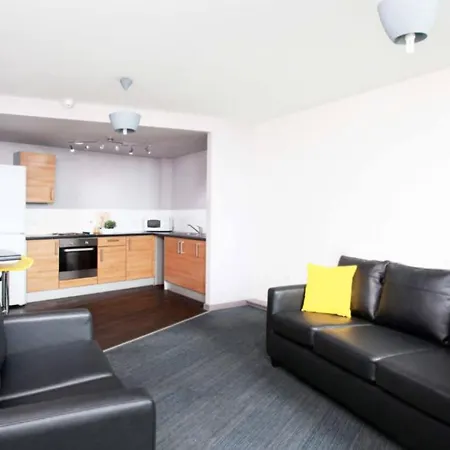 Modern Rooms For Students Only, Leeds - Sk Gasthof