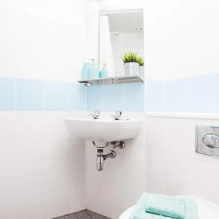 Gasthof Modern Rooms For Students Only, Leeds - Sk
