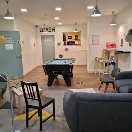 Modern Rooms For Students Only, Leeds - Sk Gasthof *